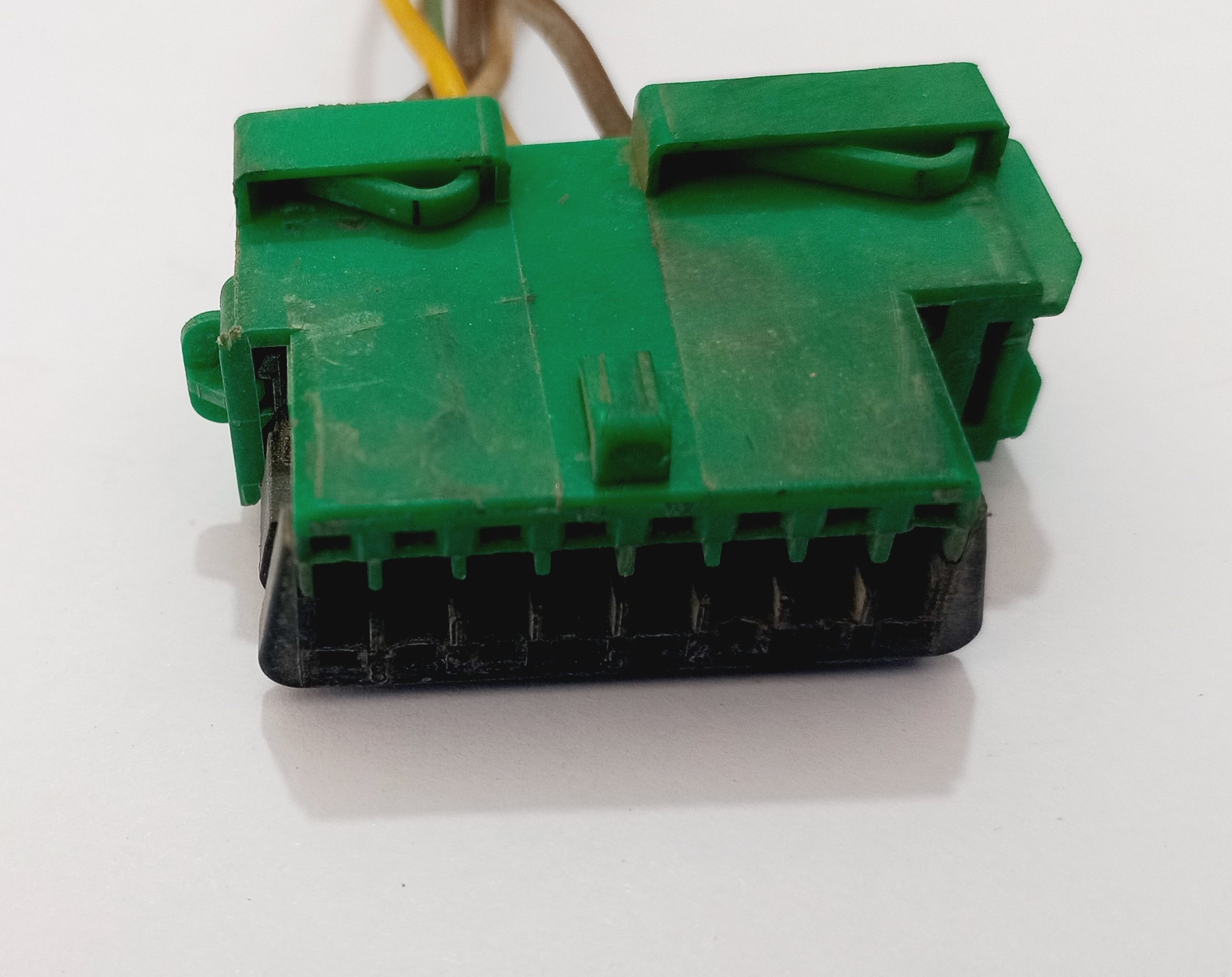 سوکت دیاگ یا OBD سوکت دیاگ